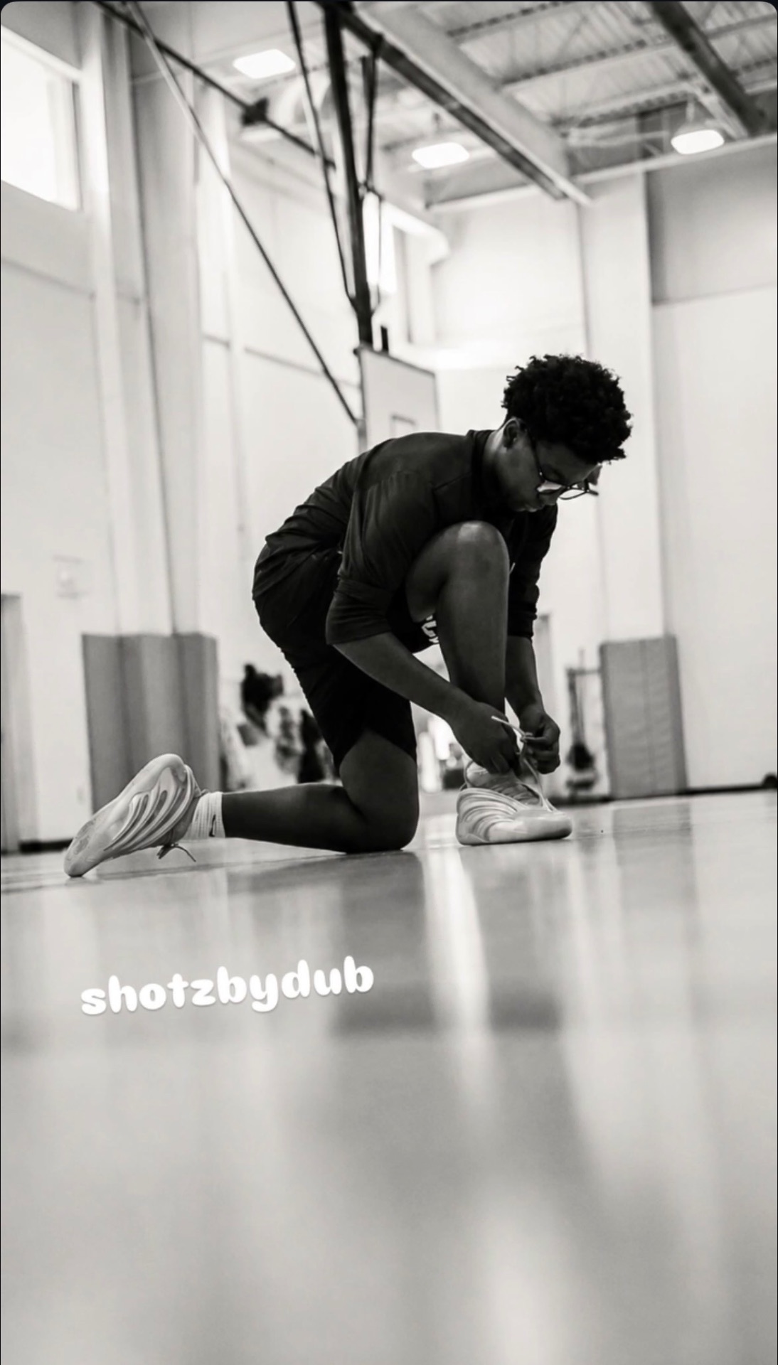 Tying laces