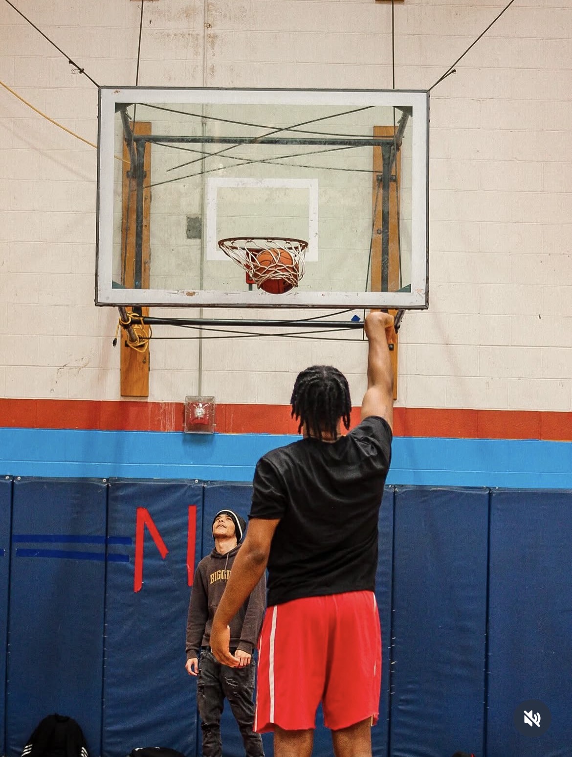 Hoop dunk